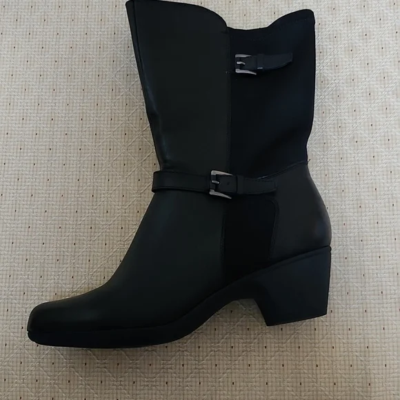 Pure Sole black leather mid calf boot - Picture 2 of 4